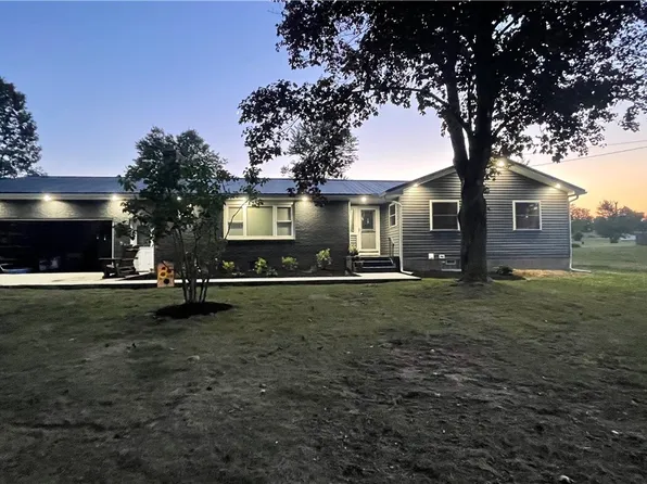 8951 Youngstown Kingsville Rd, Farmdale, OH 44417