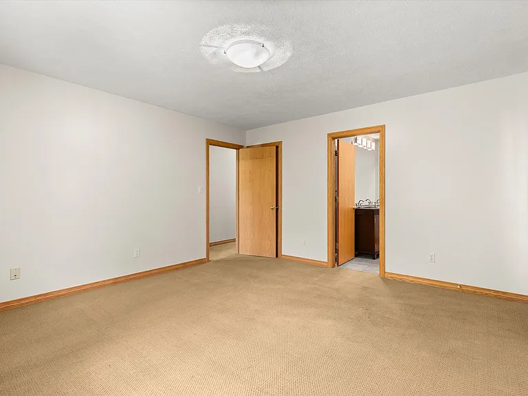 2427 Reynolds Manor Dr #0 — Photo 19
