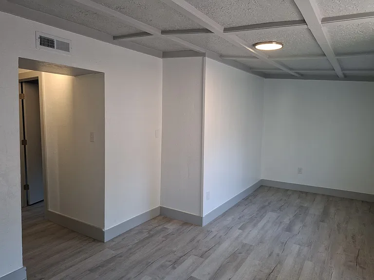 808 E Apache St #C — Photo 7