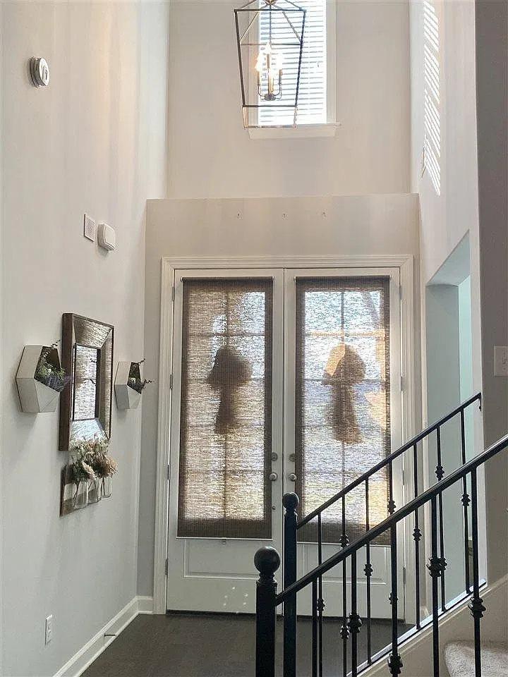 4 bed, 3.0 bath, 2777 sqft, $3,250 — Photo 2