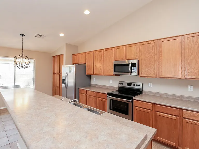 3658 E Alamo St — Photo 6