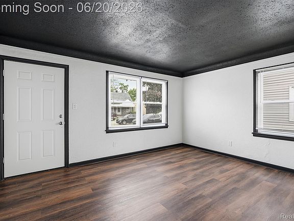 3rd image of 4127 17th St