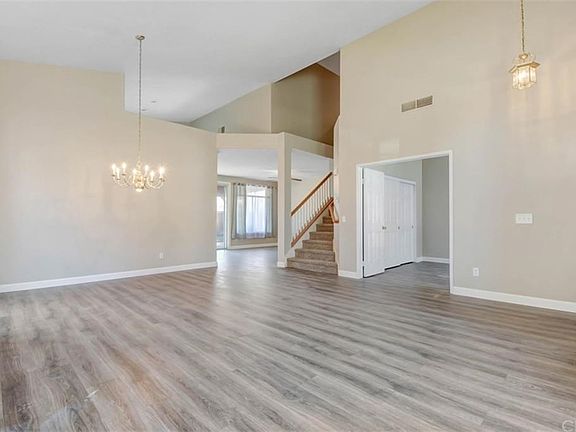 3rd image of 39295 Calistoga Dr