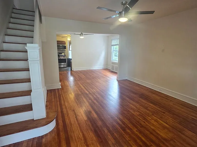 2439 Madison St — Photo 2