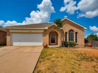 8717 Rainy Lake Dr, Fort Worth, TX 76244