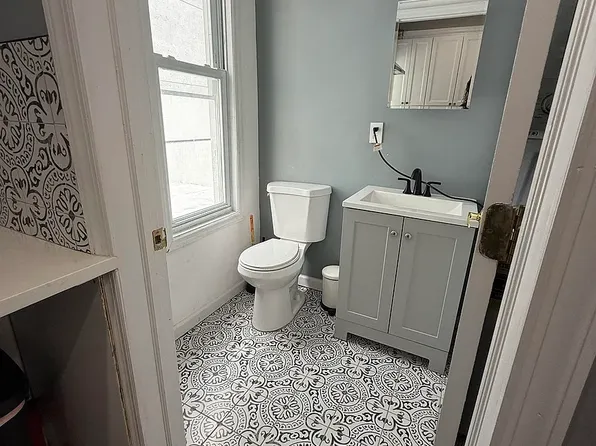 256 5 Fairmount Avenue image 4 of 7