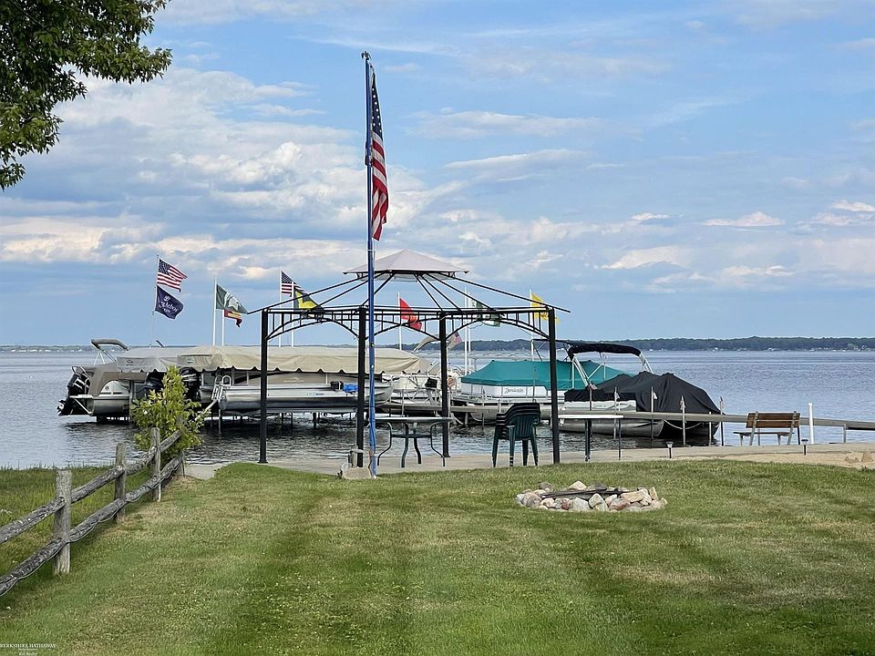 6366 W Houghton Lake Dr, Houghton Lake, MI 48629 MLS 50095254 Zillow
