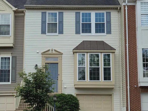 20353 Briarcliff Ter, Sterling, VA 20165