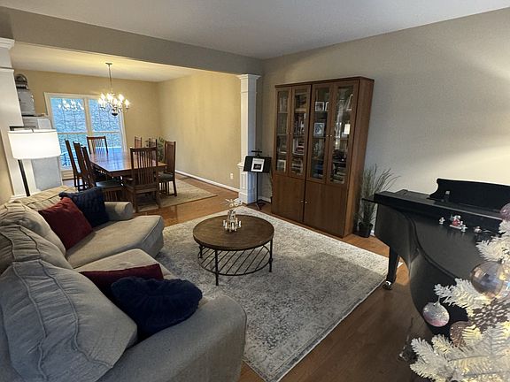 5th image of 7627 Movern Ln
