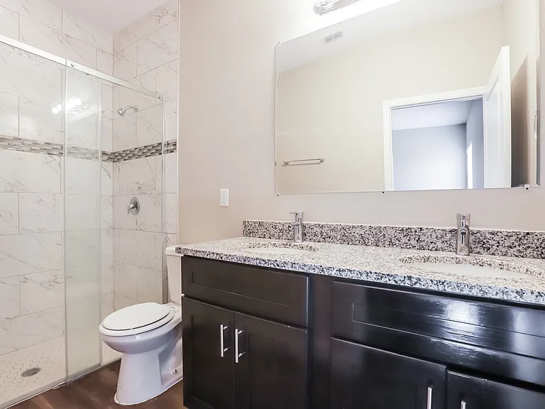 708 Martin Ln — Photo 10