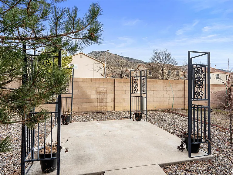12428 Rainier Way NE — Photo 33