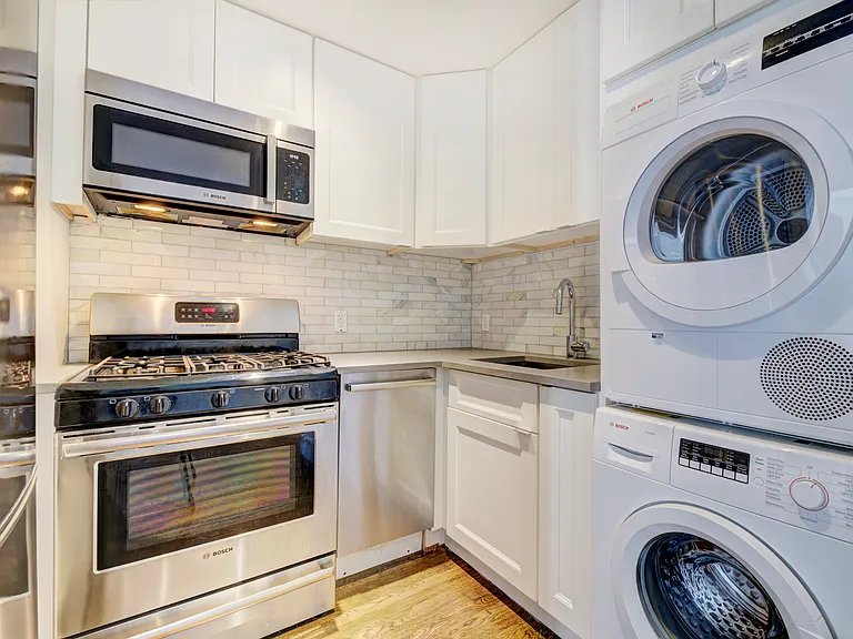 114 Ridge St #3B — Photo 2