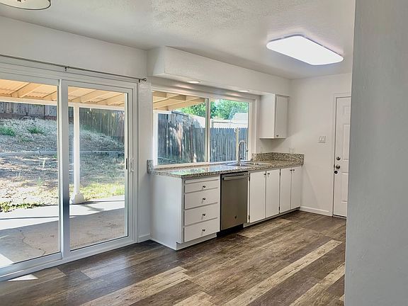 4th image of 5458 Norway Dr
