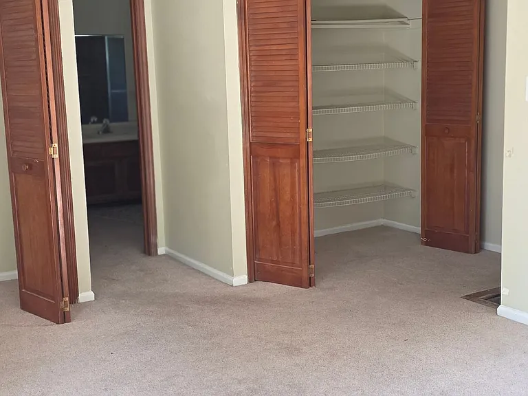 484 Tamarack St — Photo 12