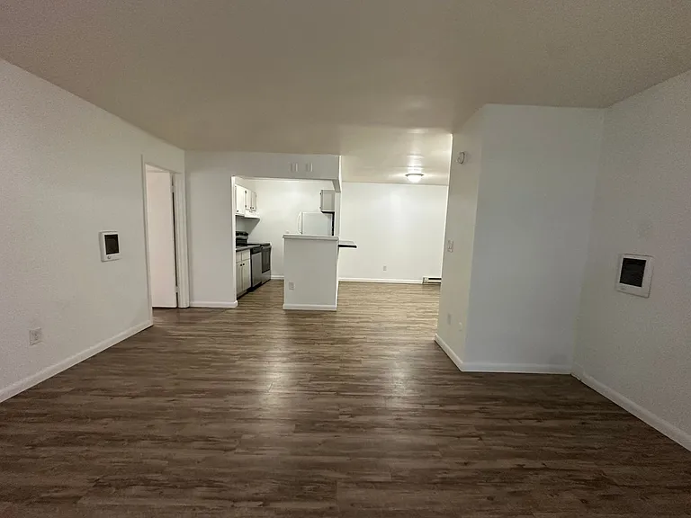 University Park Apartments near Cornell University — Photo 131