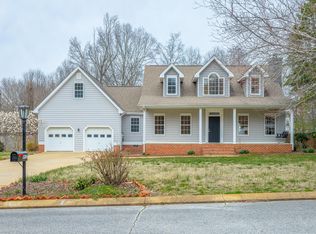 8917 Grey Mountain Dr, Ooltewah, TN 37363