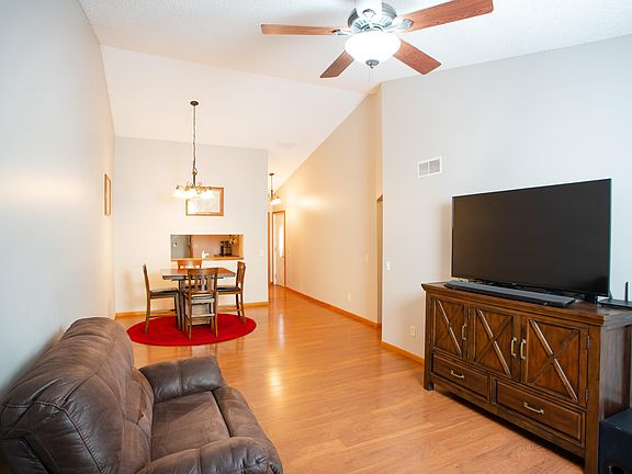 4th image of 2745 River Hills Dr S