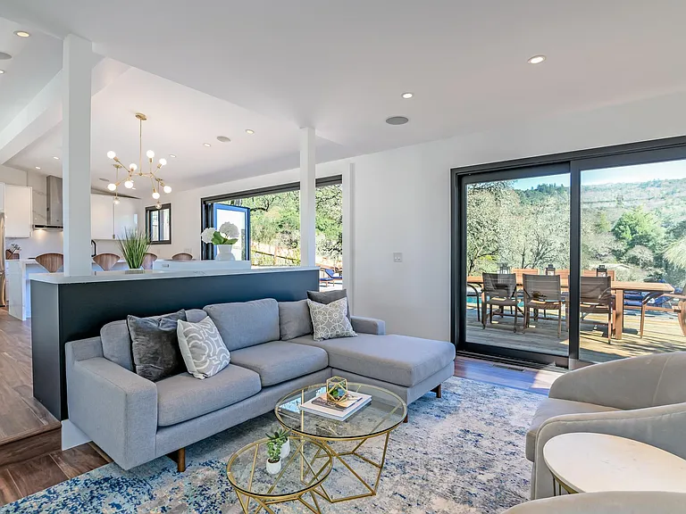 Los Robles Dr — Photo 19