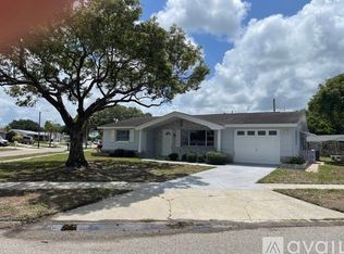 5252 Mosaic Dr, Holiday, FL 34690