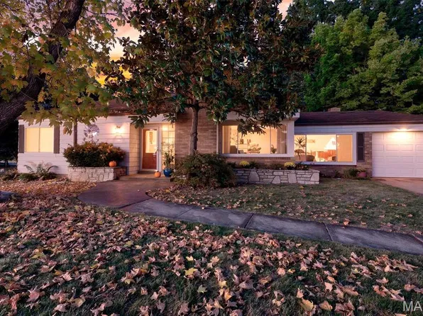 1520 Azalea Dr, Saint Louis, MO 63119