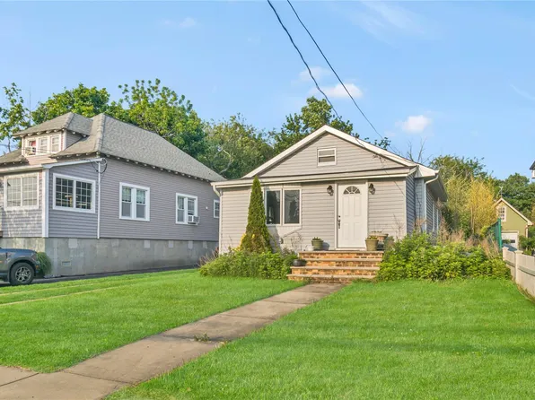 9 E Hamilton Avenue, Massapequa, NY 11758