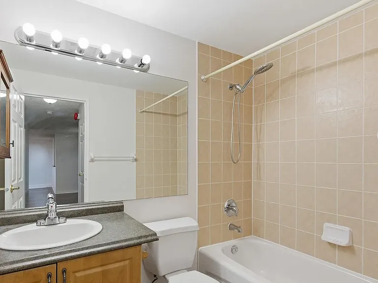 6720 Glen Erin Dr #913 — Photo 16