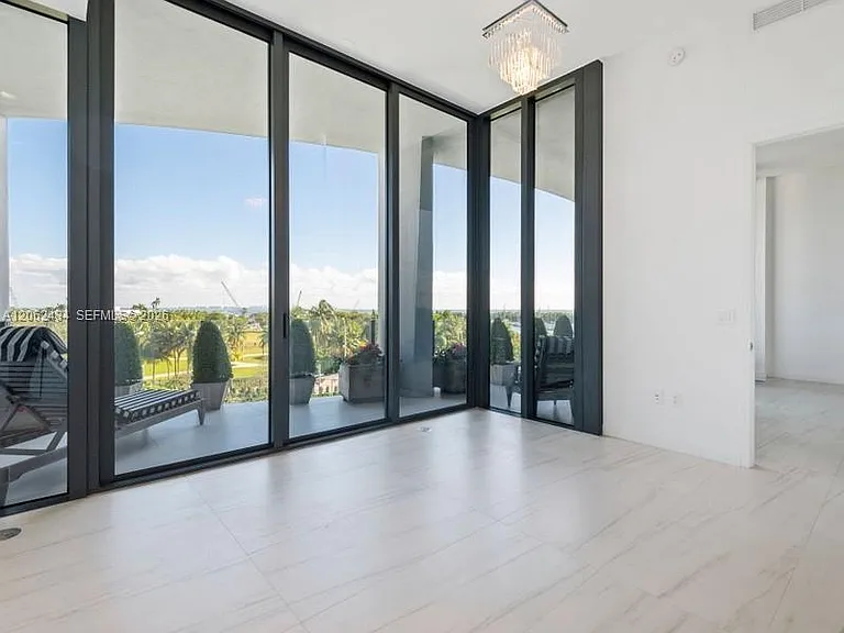 2811 S Bayshore Dr #5C — Photo 10