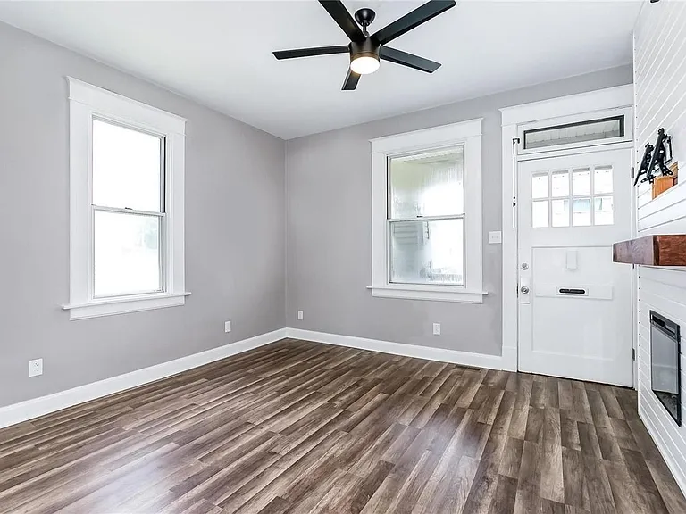 412 N Aurora St — Photo 44