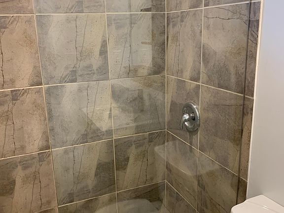 Shower/bathroom
