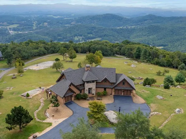 251 Running Bear Ct, Independence, VA 24348