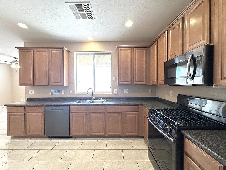 10596 La Campana St — Photo 6