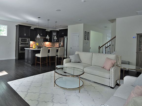 Open concept living/kitchen