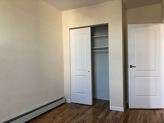 3rd image of 6224 Myrtle Ave APT 4