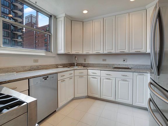 5th image of 250 E 65th St APT 10A