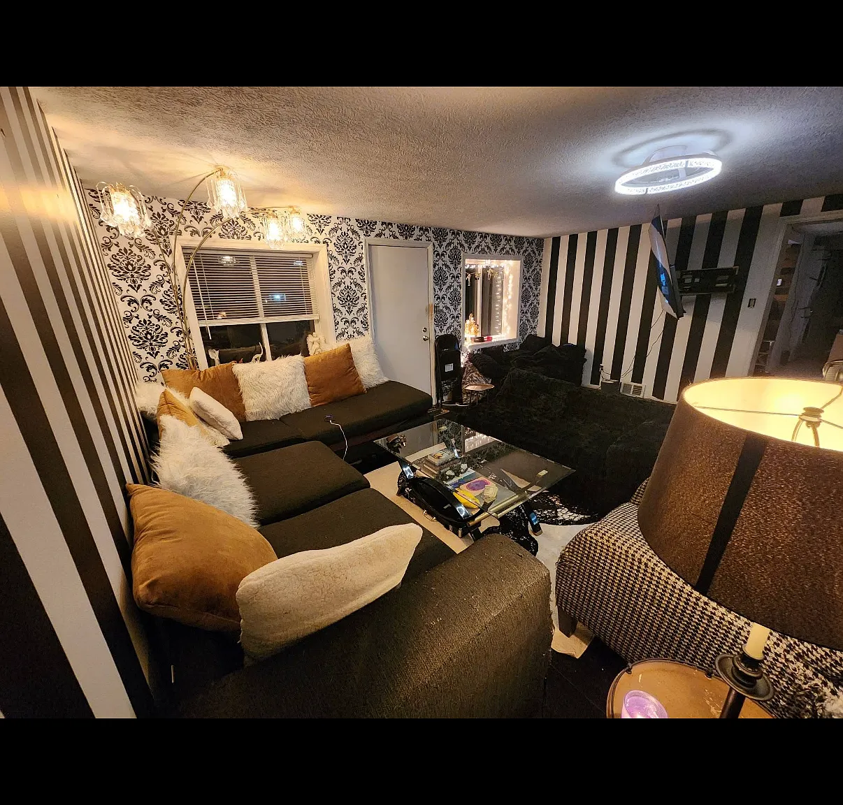 2 bed, 849 sqft, $1,700 — Photo 2