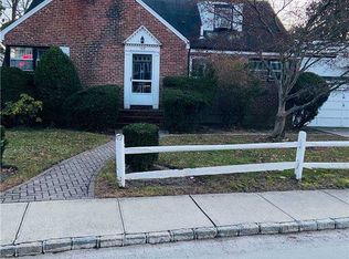 103 Combs Ave, Woodmere, NY 11598