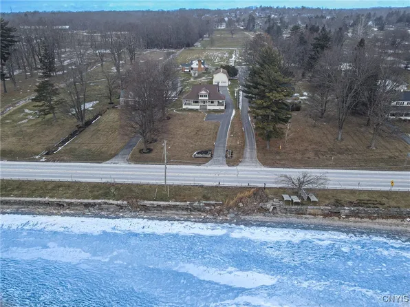 6790 E Lake Rd, Auburn, NY 13021