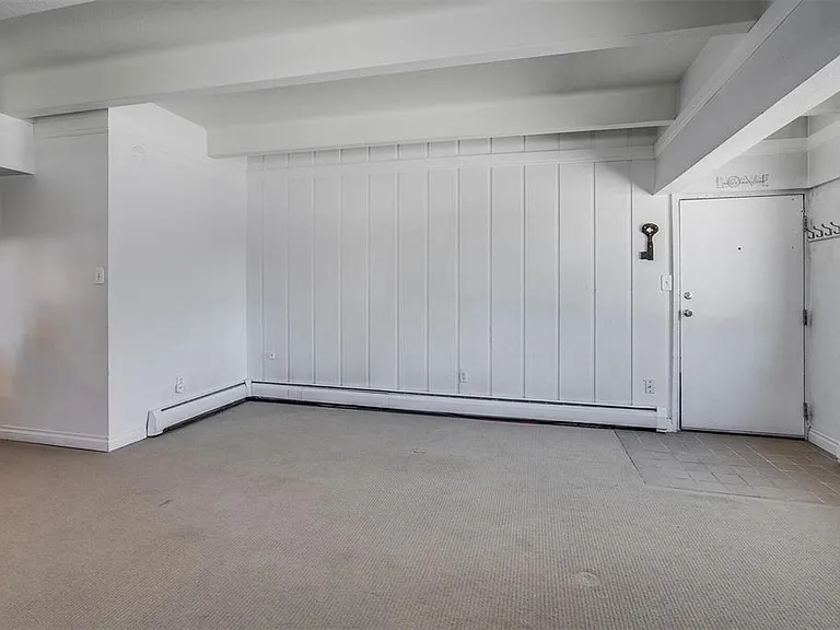 370 E La Bonte St #305 — Photo 4