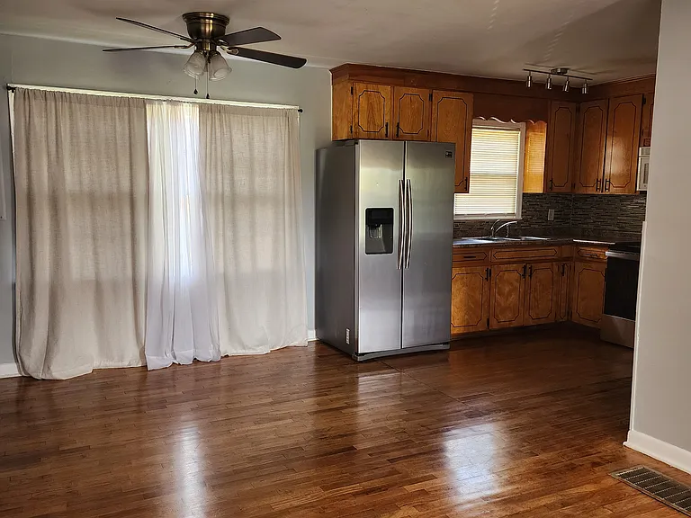 324 New York Ave — Photo 7