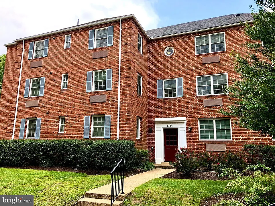 1734 W Abingdon Dr #202