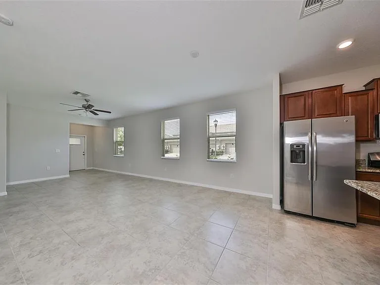 6328 Lantern View Pl — Photo 5