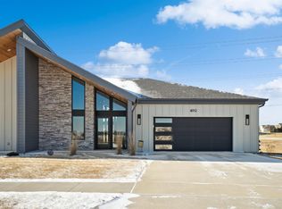 4012 Keagles Xing, Cedar Falls, IA 50613