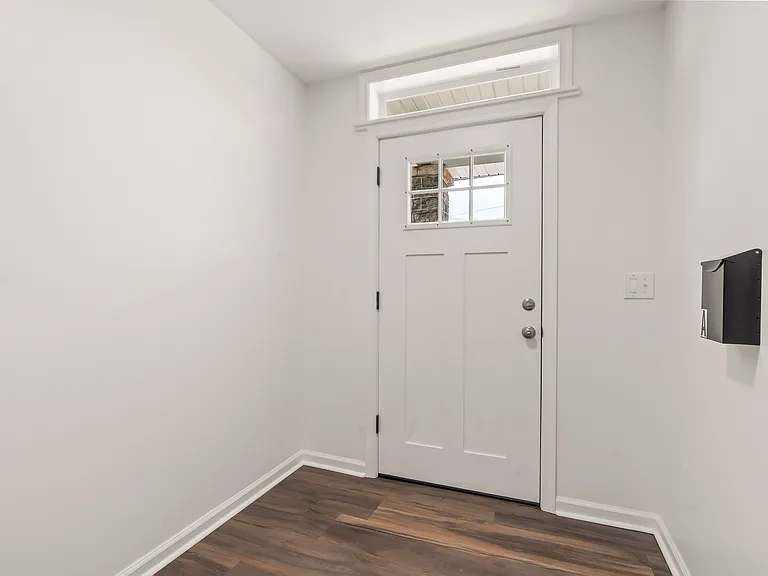 753 W Washington St #A — Photo 2