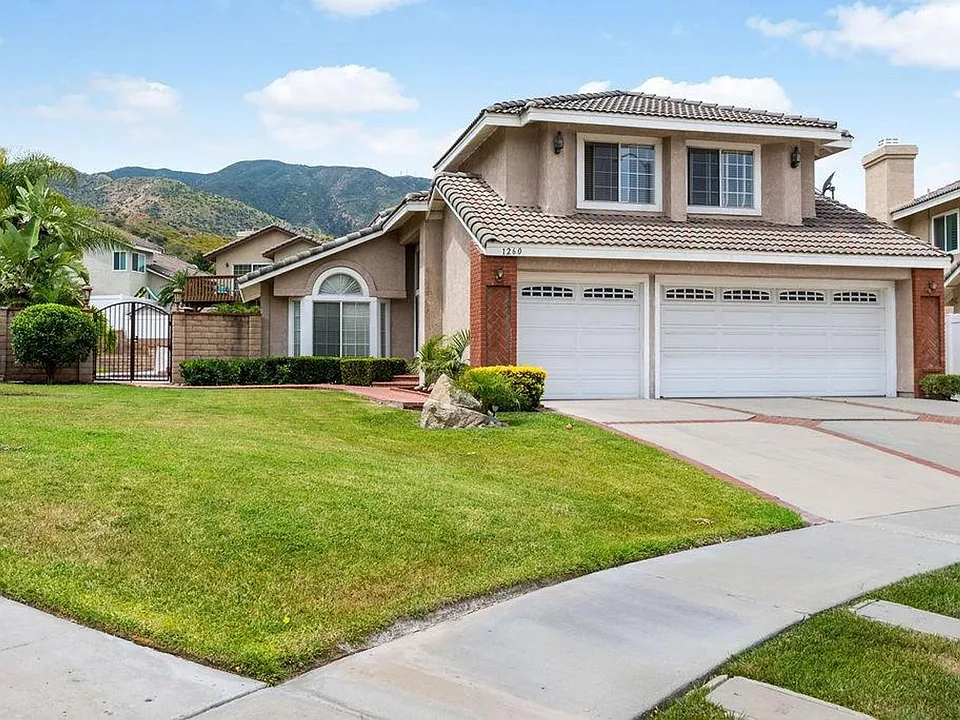 1260 Highcliff Cir