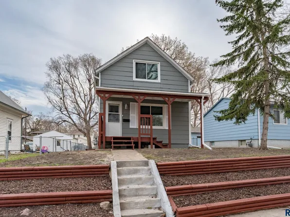 716 N Wayland Ave, Sioux Falls, SD 57103
