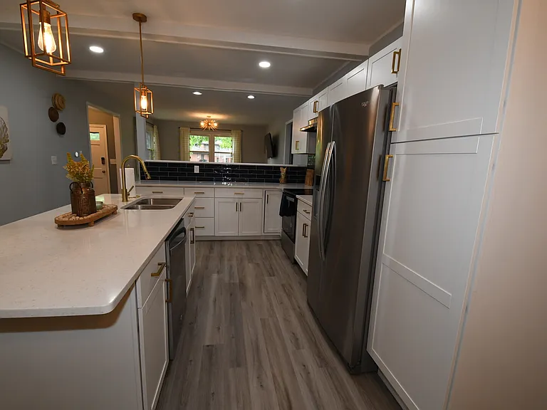 Courtland Ave — Photo 2