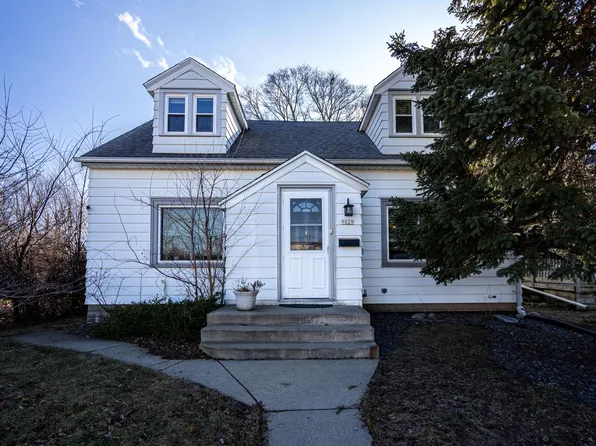 9029 West Schlinger AVENUE, West Allis, WI 53214