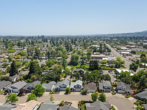116 Philip Dr, Healdsburg, CA 95448