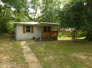 203 Peters St, Summit, MS 39666