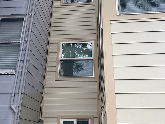 2nd image of 1035-1037 Lincoln Way
